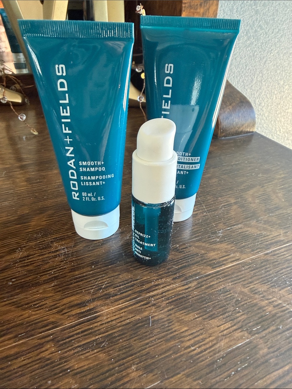 Rodan + Fields Teal Smooth+ Shampoo, Conditioner & Treatment Set